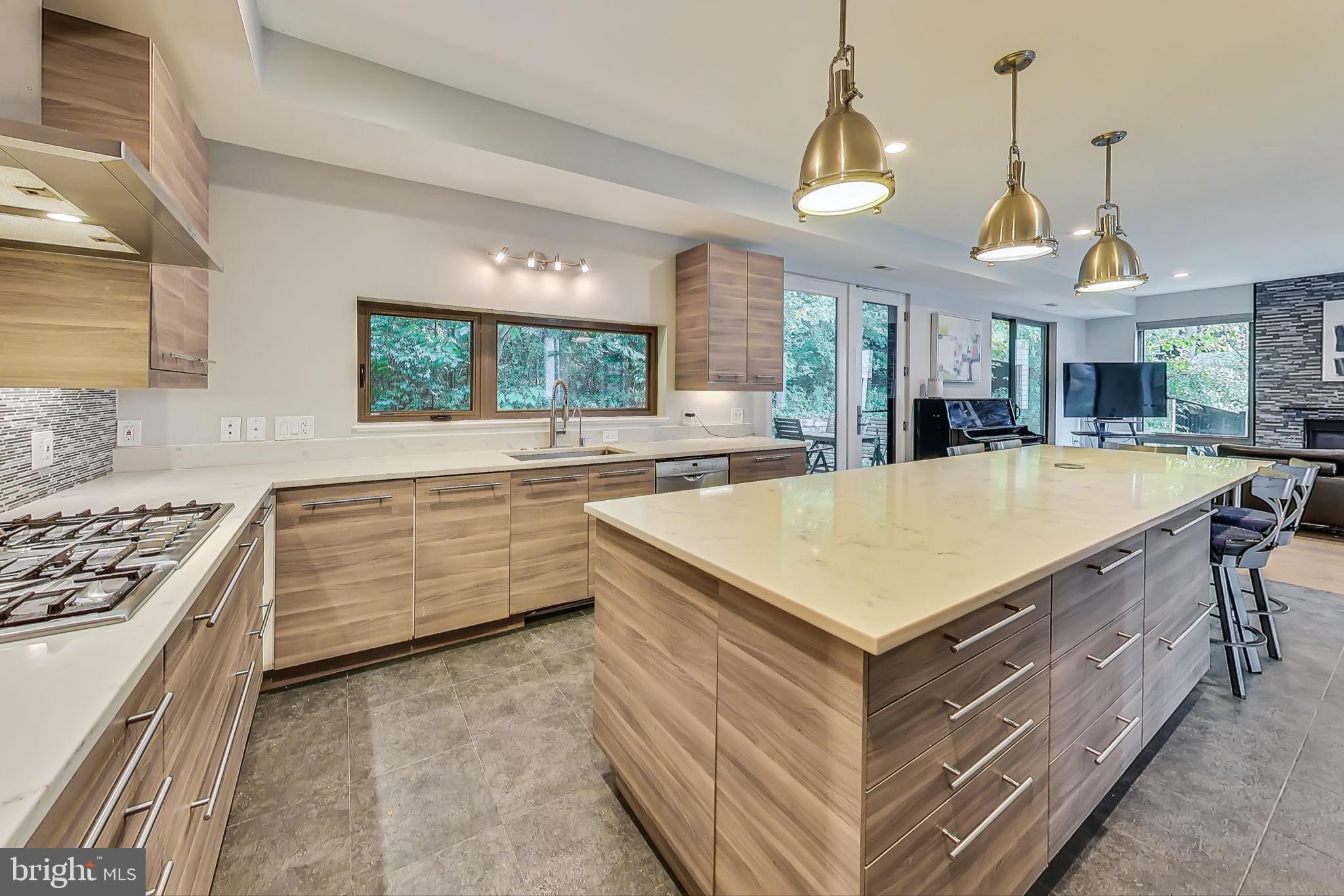 Real estate listing preview #12