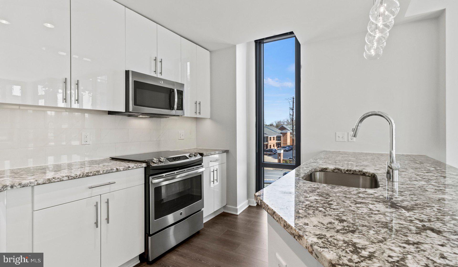 Real estate listing preview #102