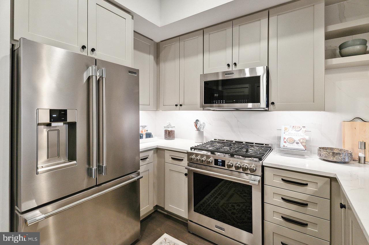 Real estate listing preview #2