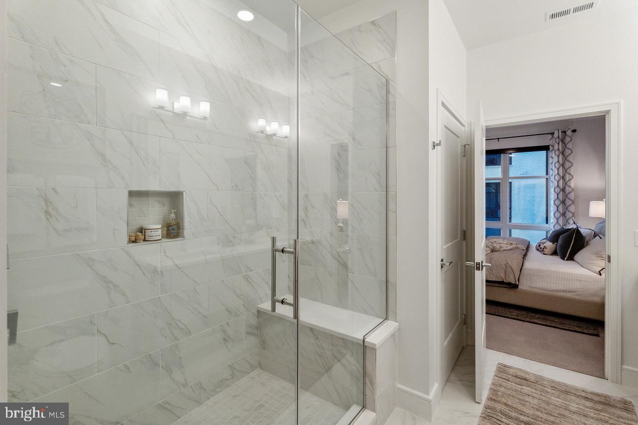 Real estate listing preview #5