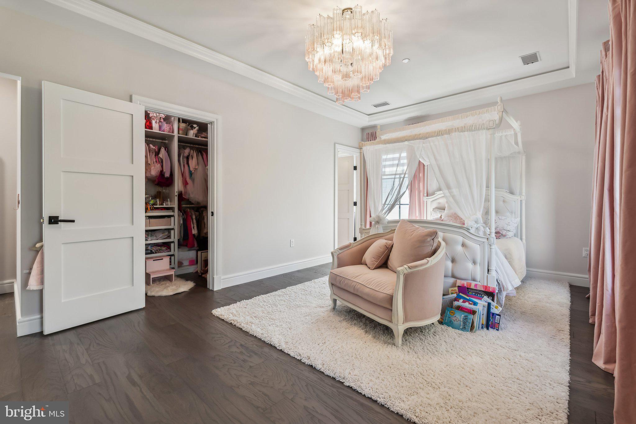 Real estate listing preview #24