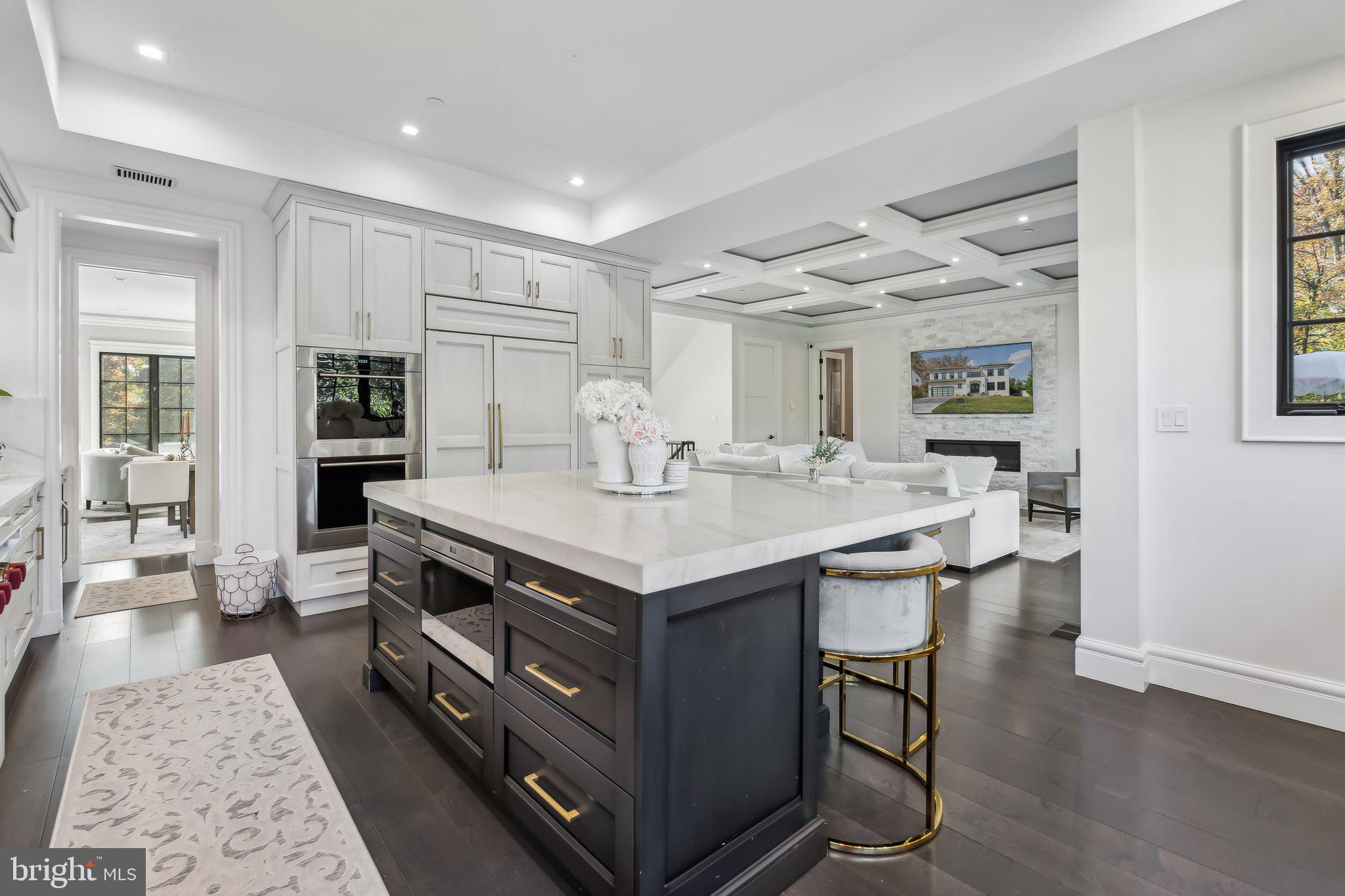 Real estate listing preview #12