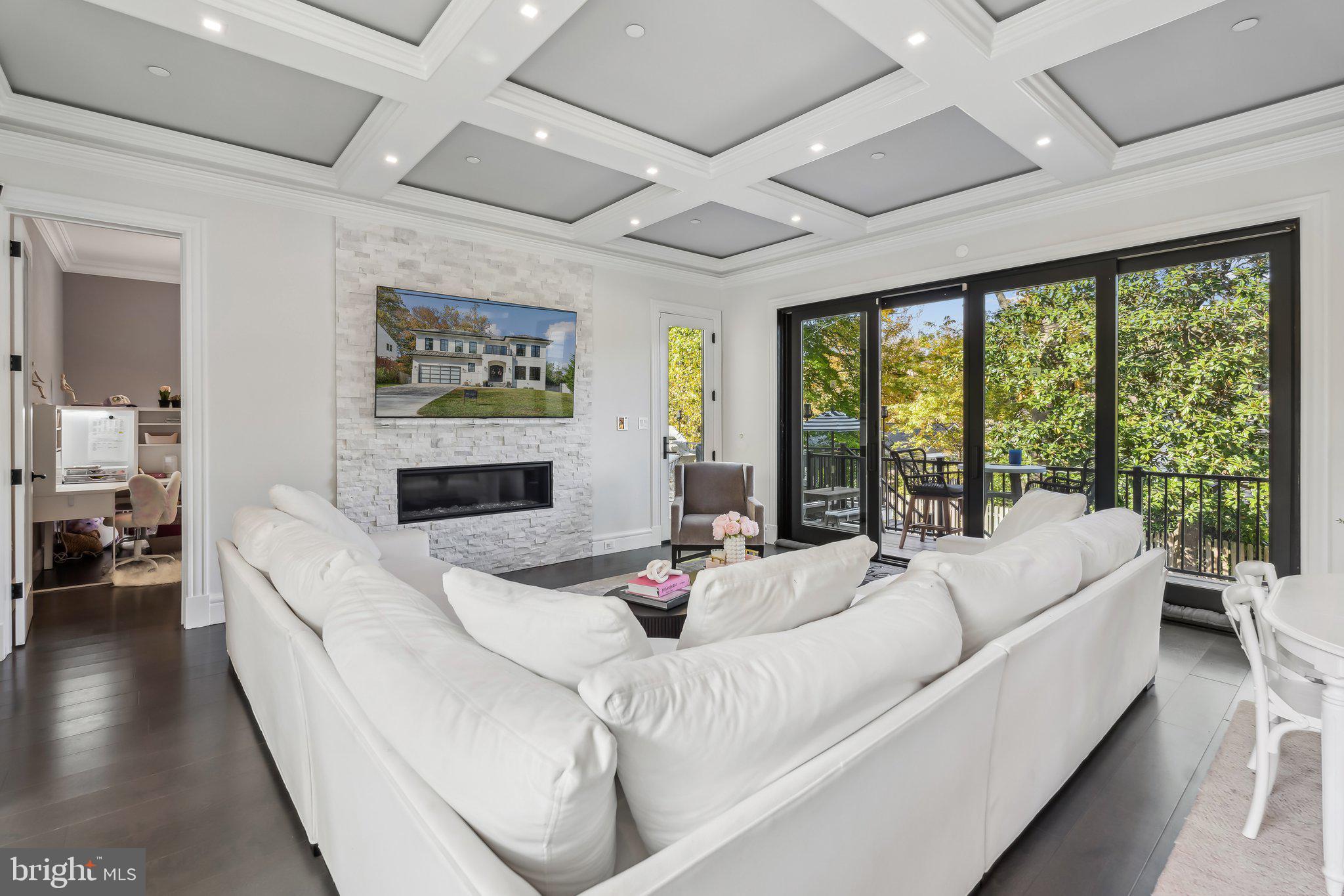 Real estate listing preview #18