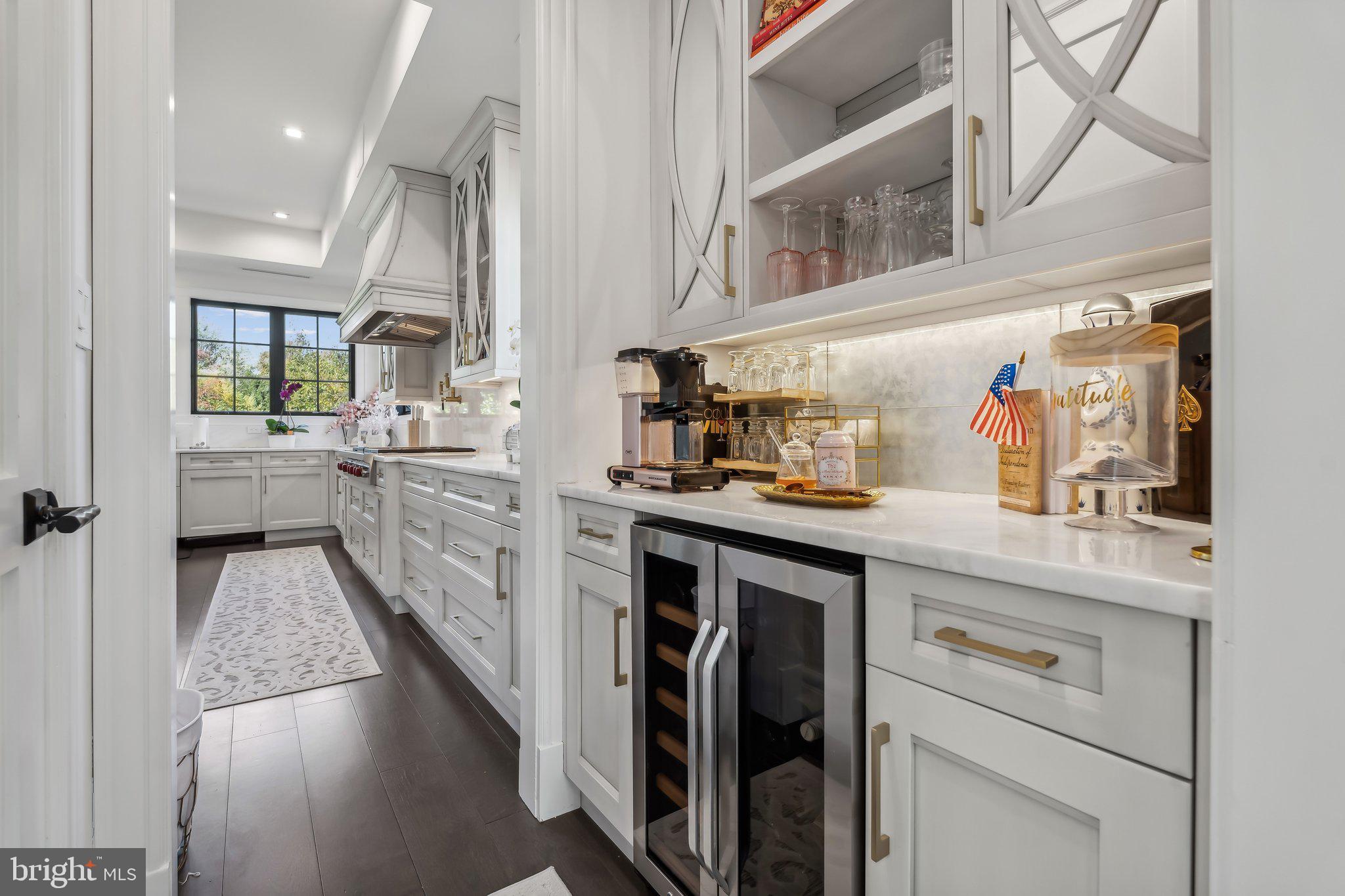 Real estate listing preview #14