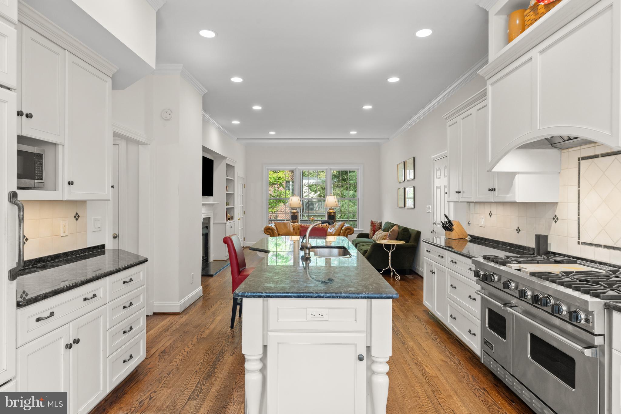 Real estate listing preview #16