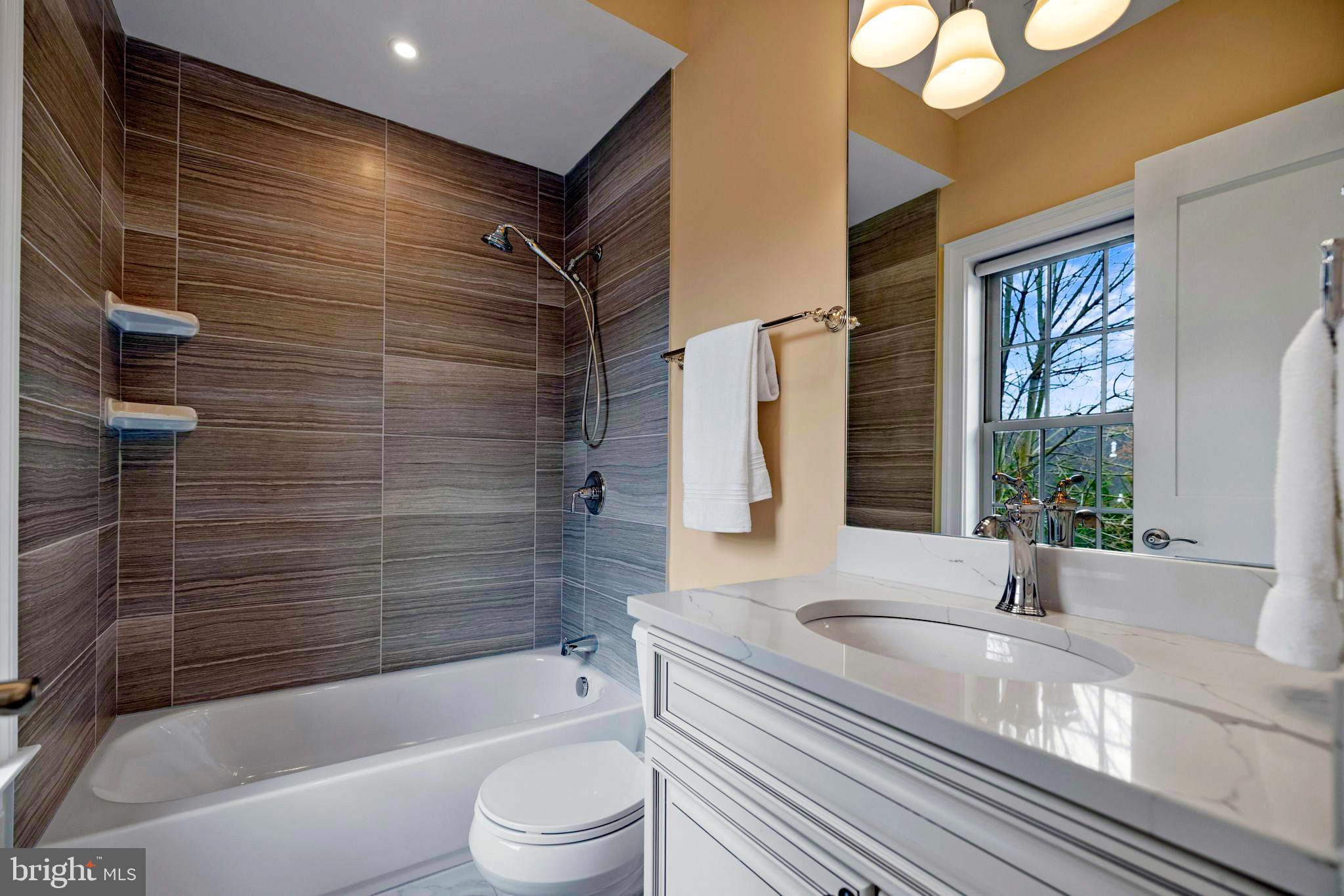 Real estate listing preview #42