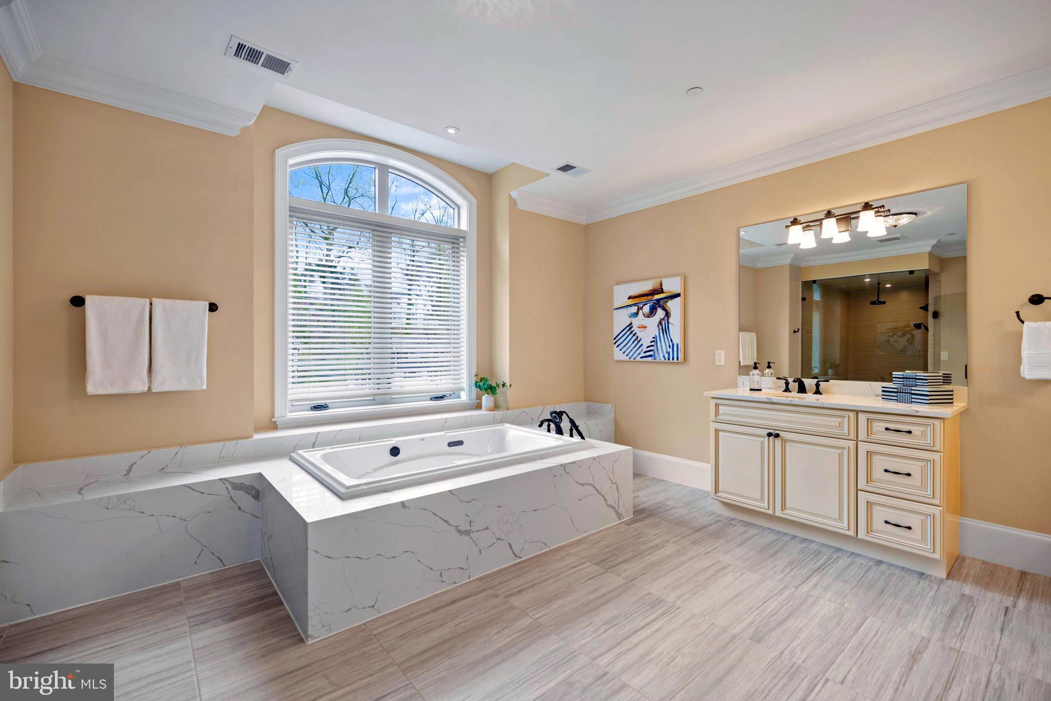 Real estate listing preview #34