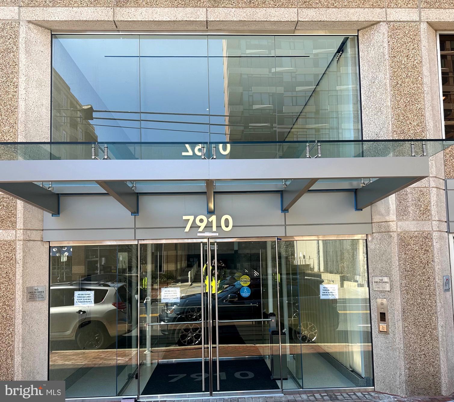 Real estate listing preview #1