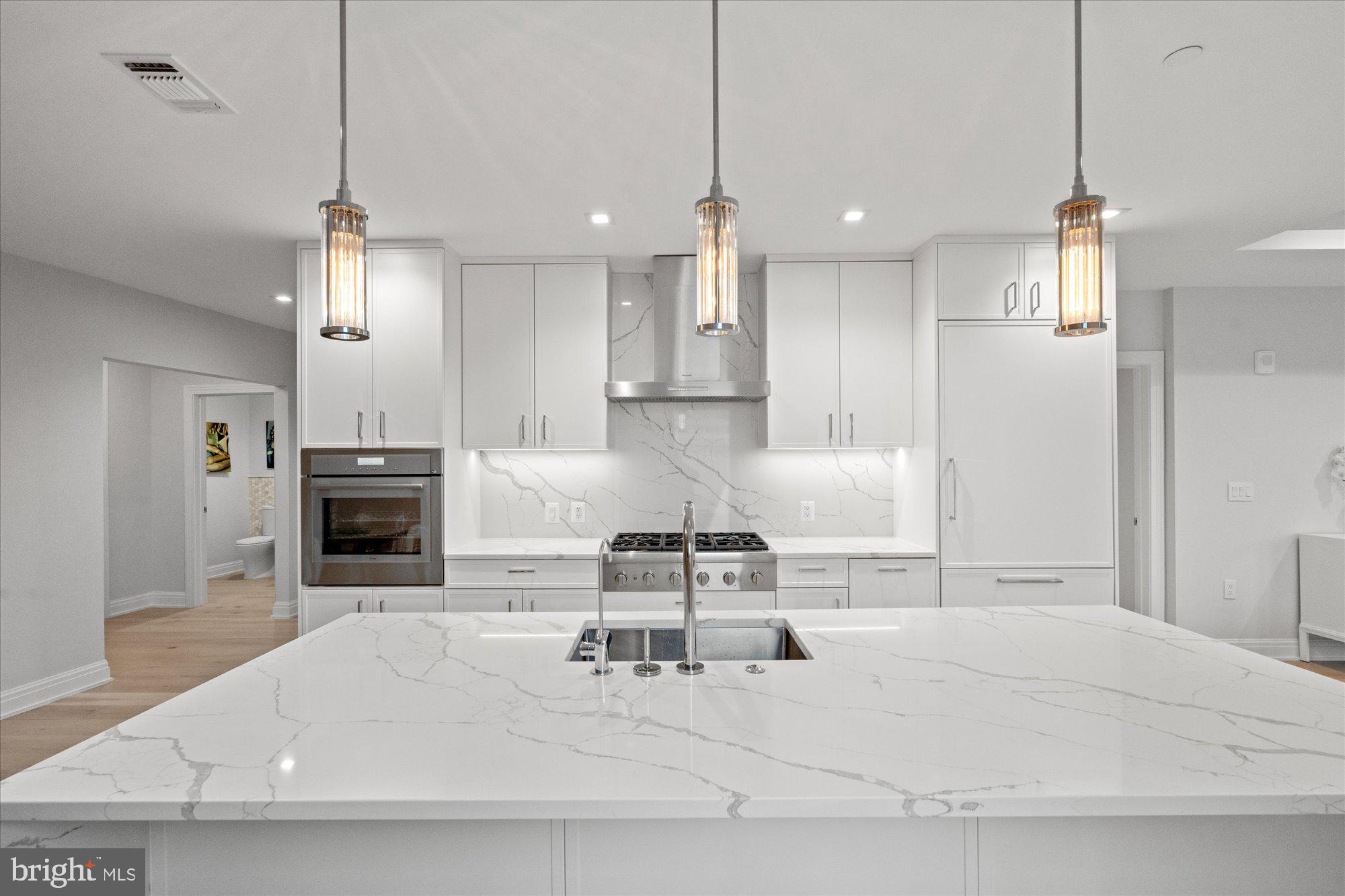 Real estate listing preview #8