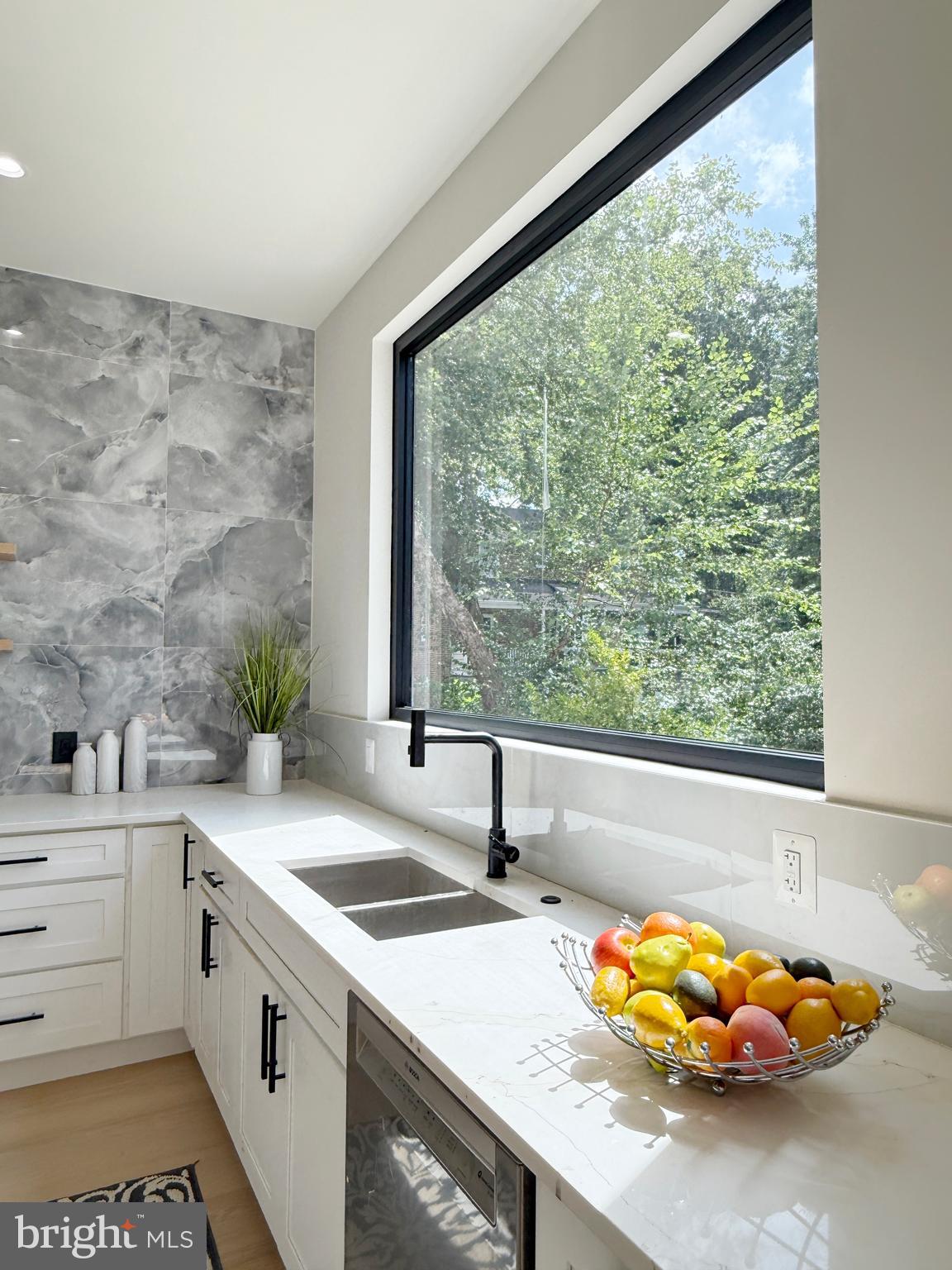 Real estate listing preview #10