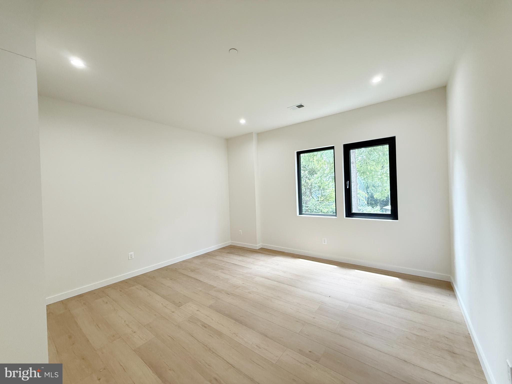 Real estate listing preview #27