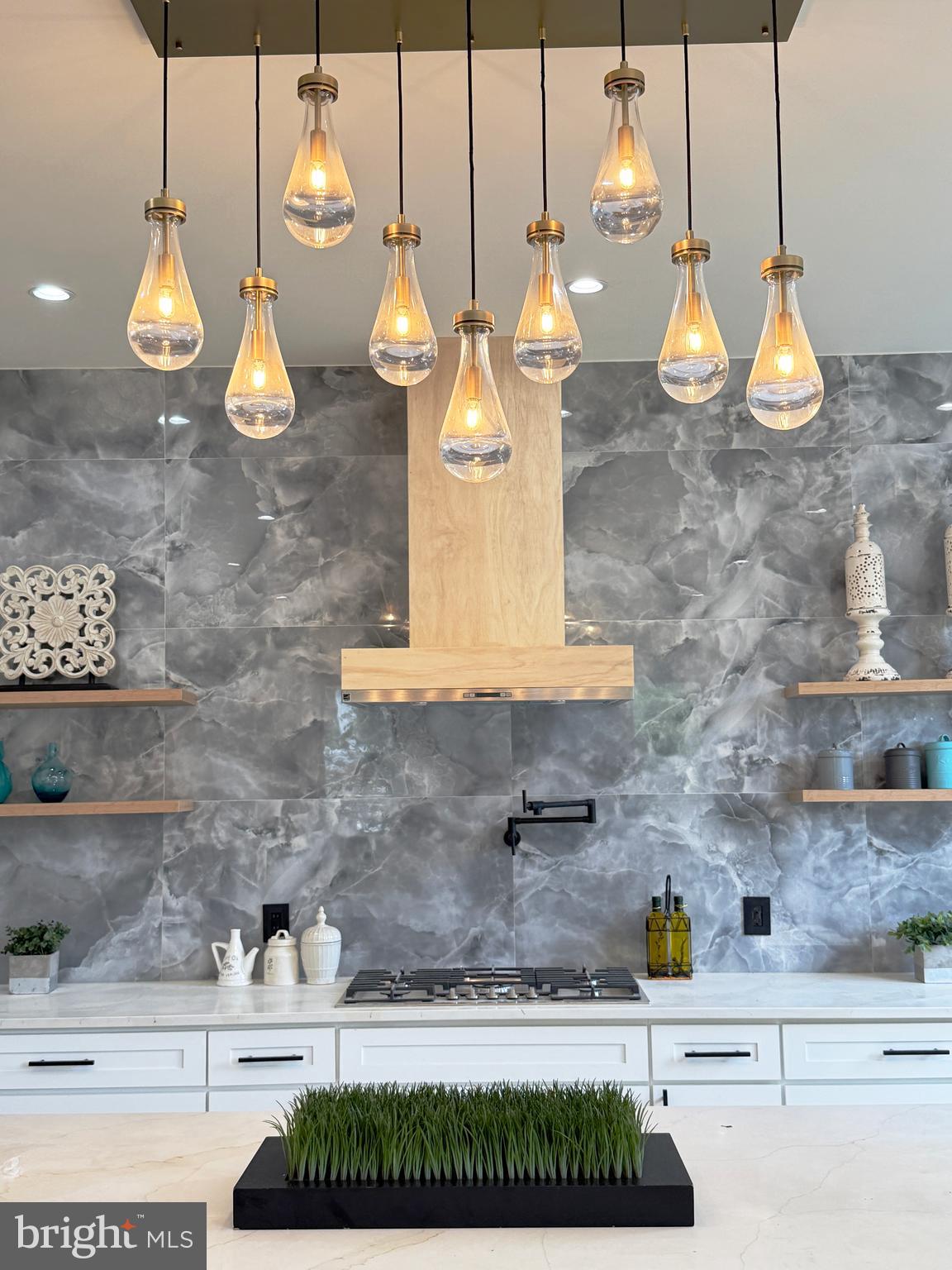 Real estate listing preview #9