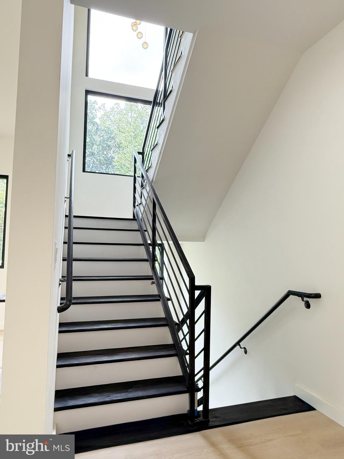 Real estate listing preview #17