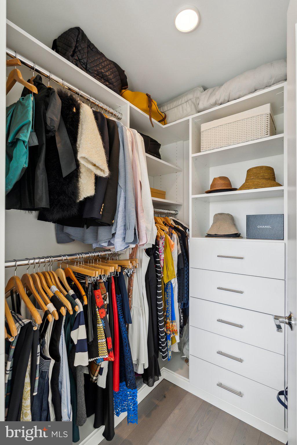 Real estate listing preview #14