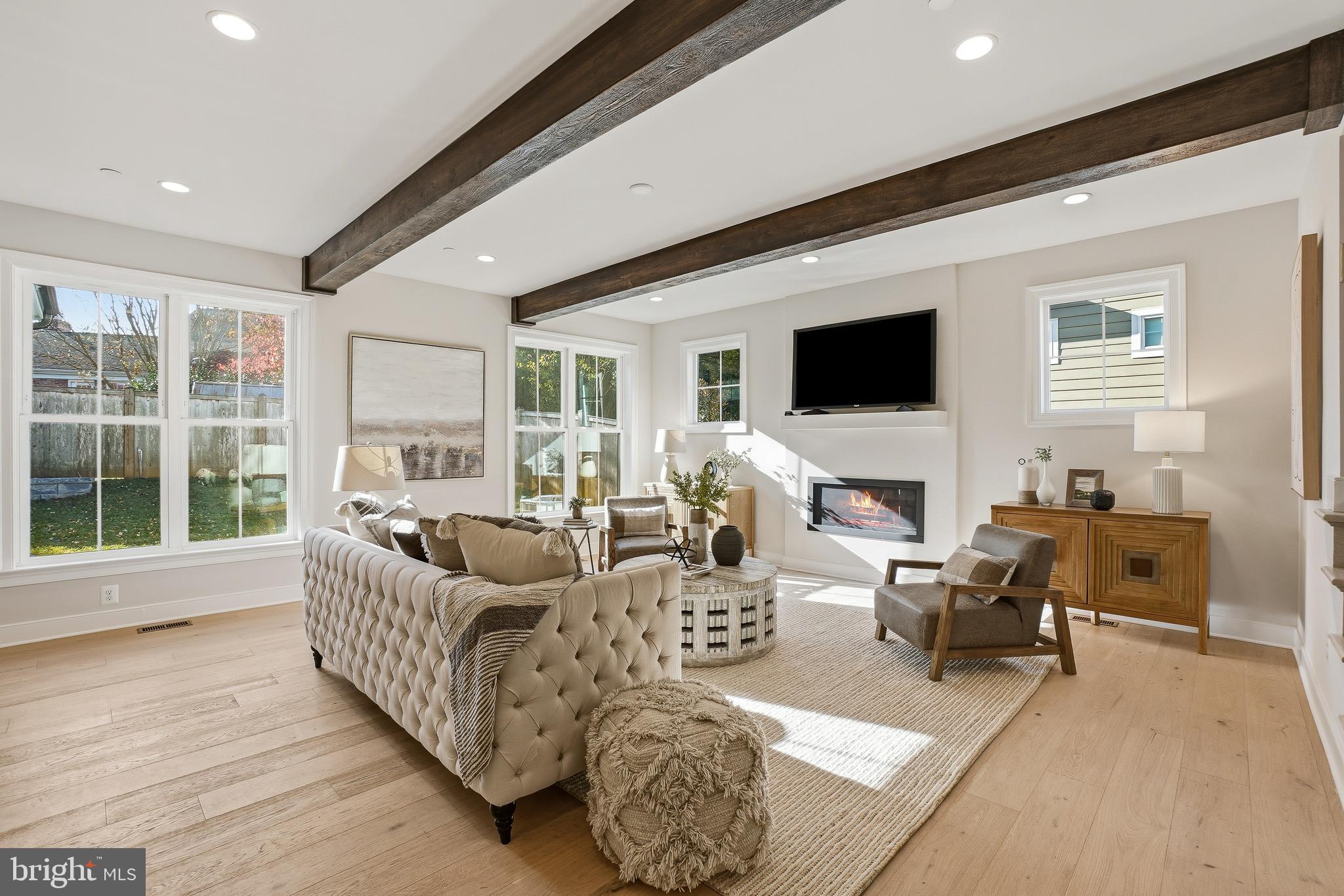 Real estate listing preview #8