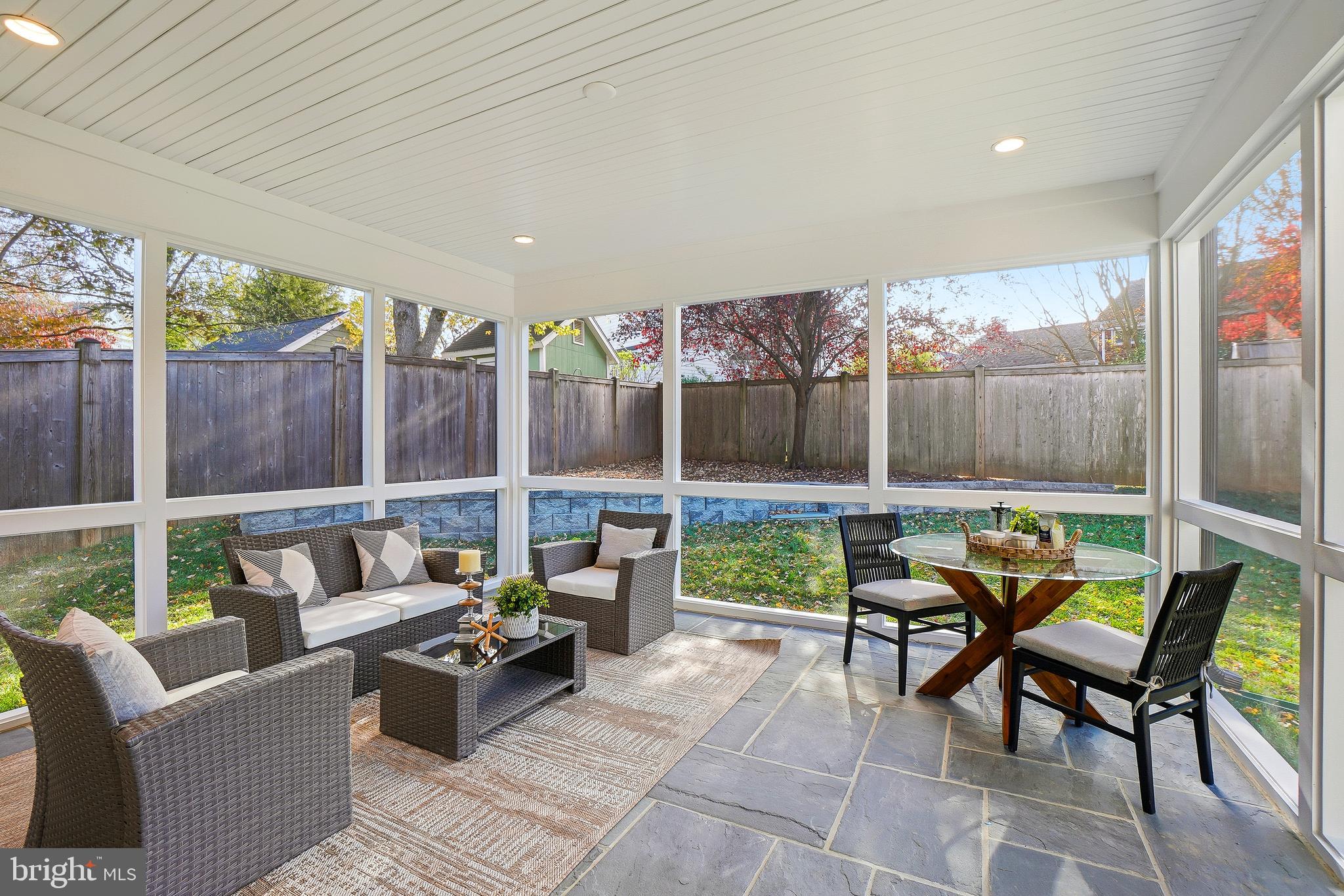 Real estate listing preview #16