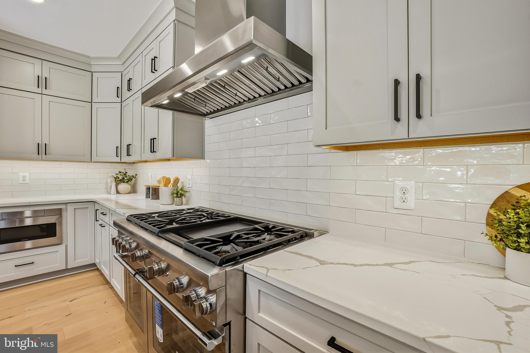 Real estate listing preview #13