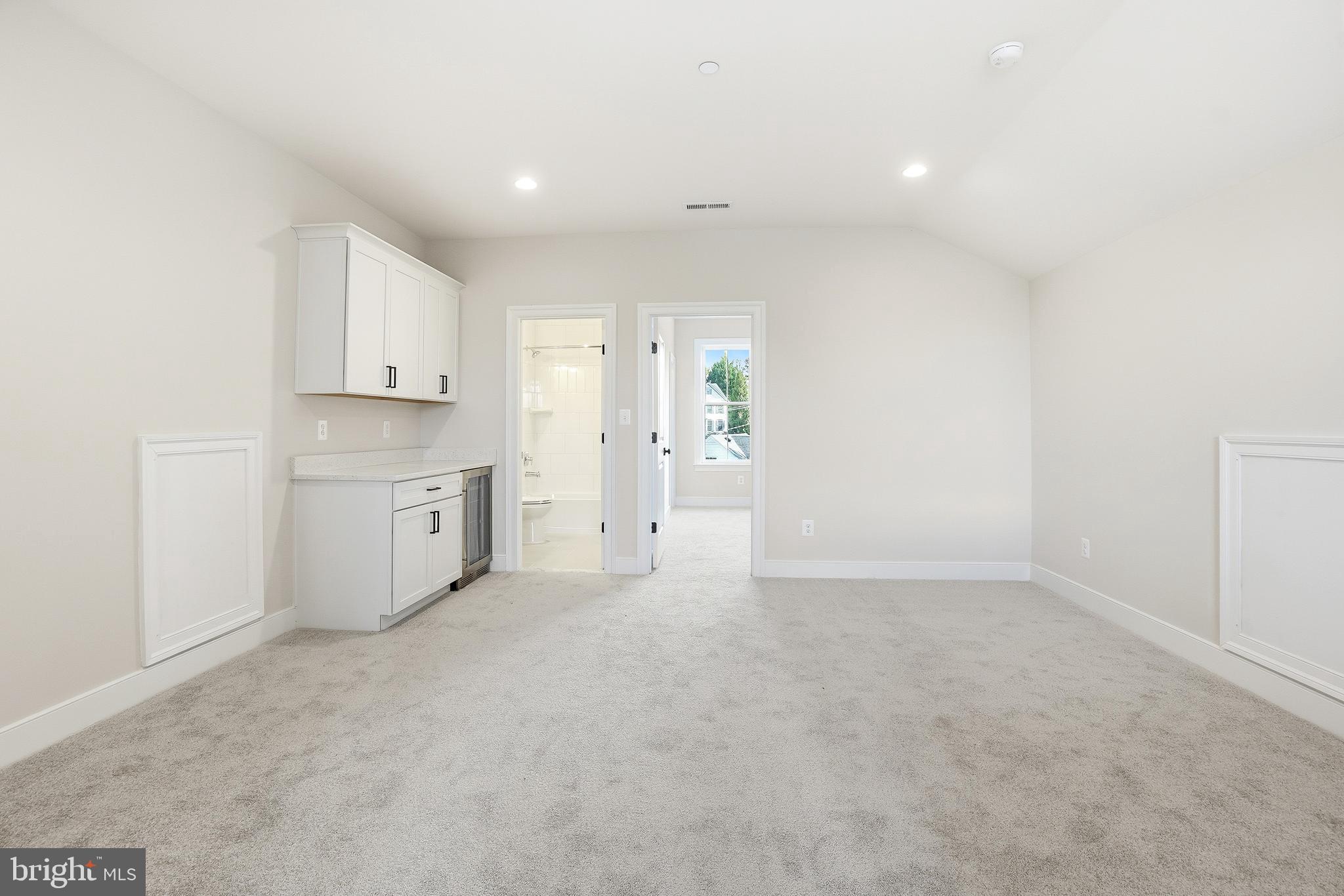 Real estate listing preview #24