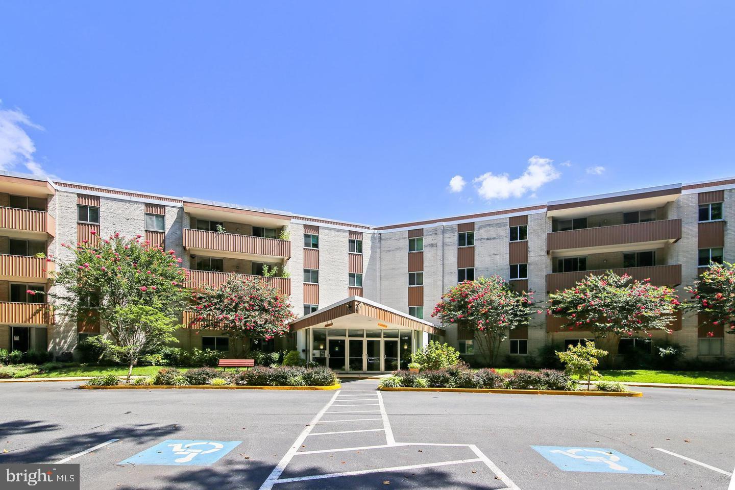 Real estate listing preview #2