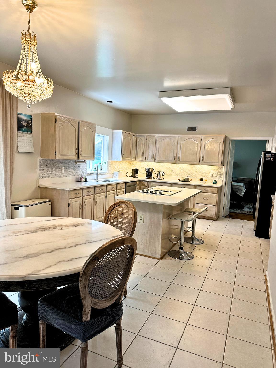 Real estate listing preview #8