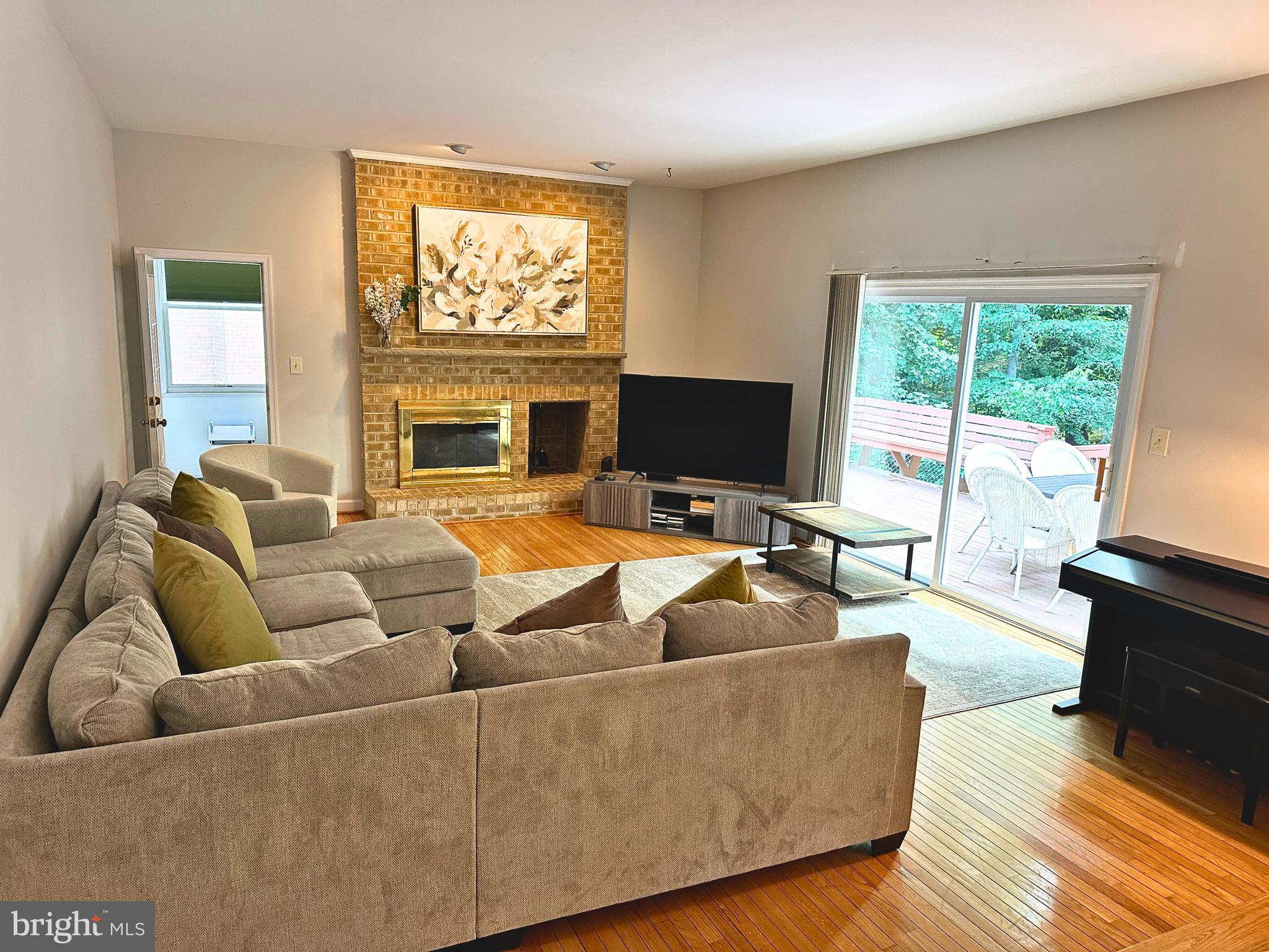 Real estate listing preview #12