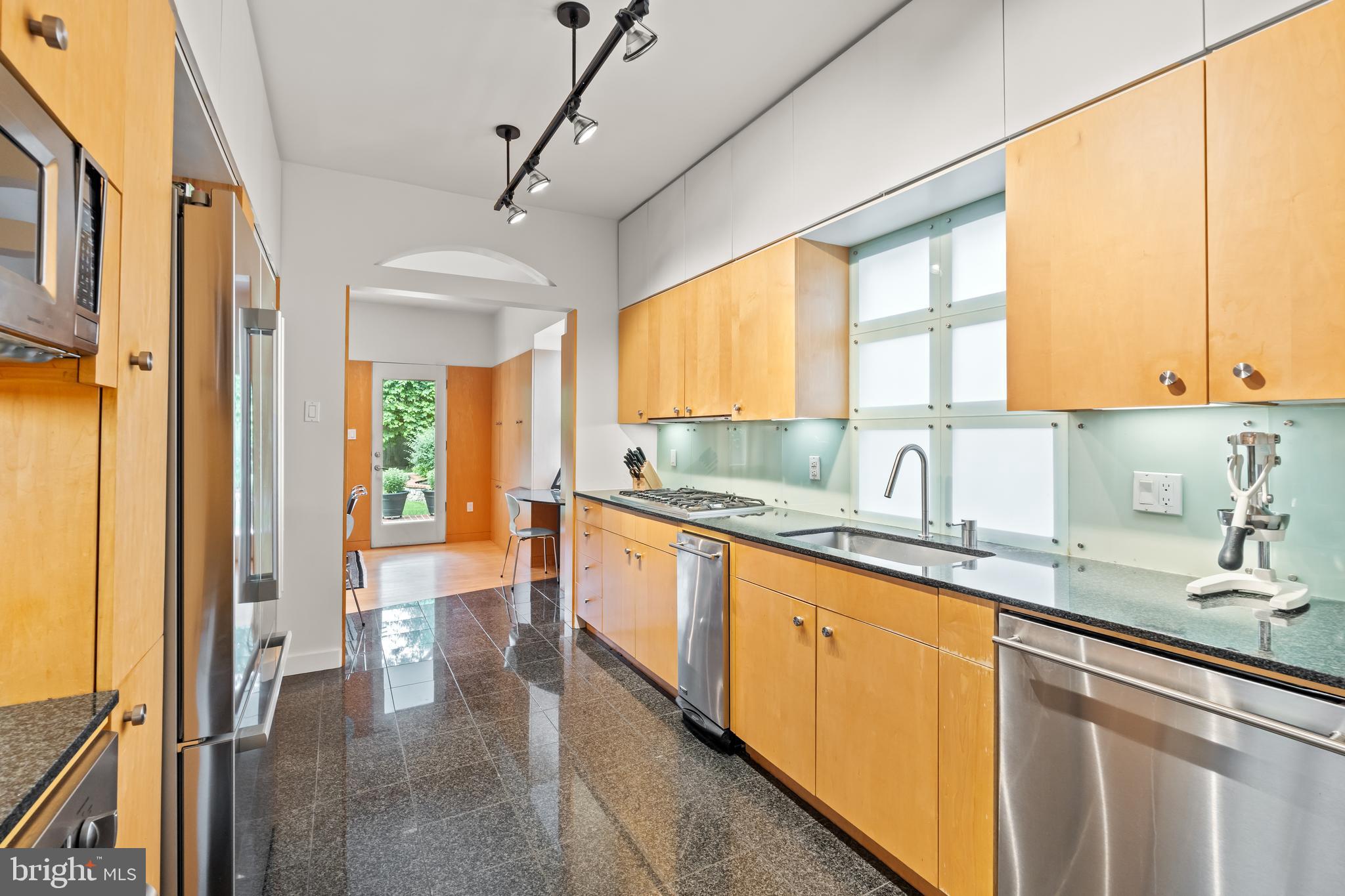 Real estate listing preview #23