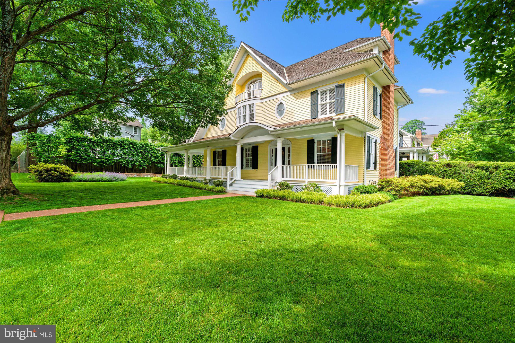 Real estate listing preview #1