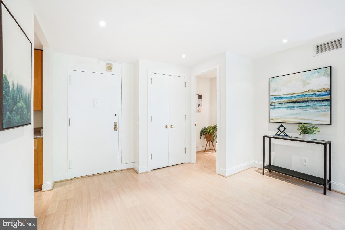 Real estate listing preview #11