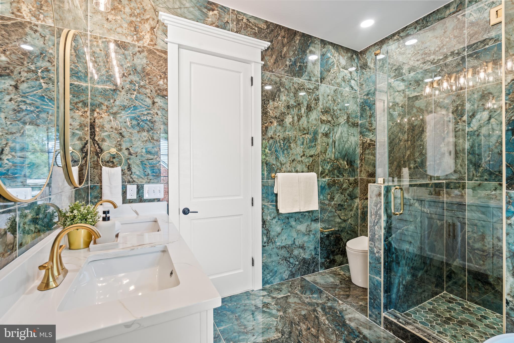 Real estate listing preview #32