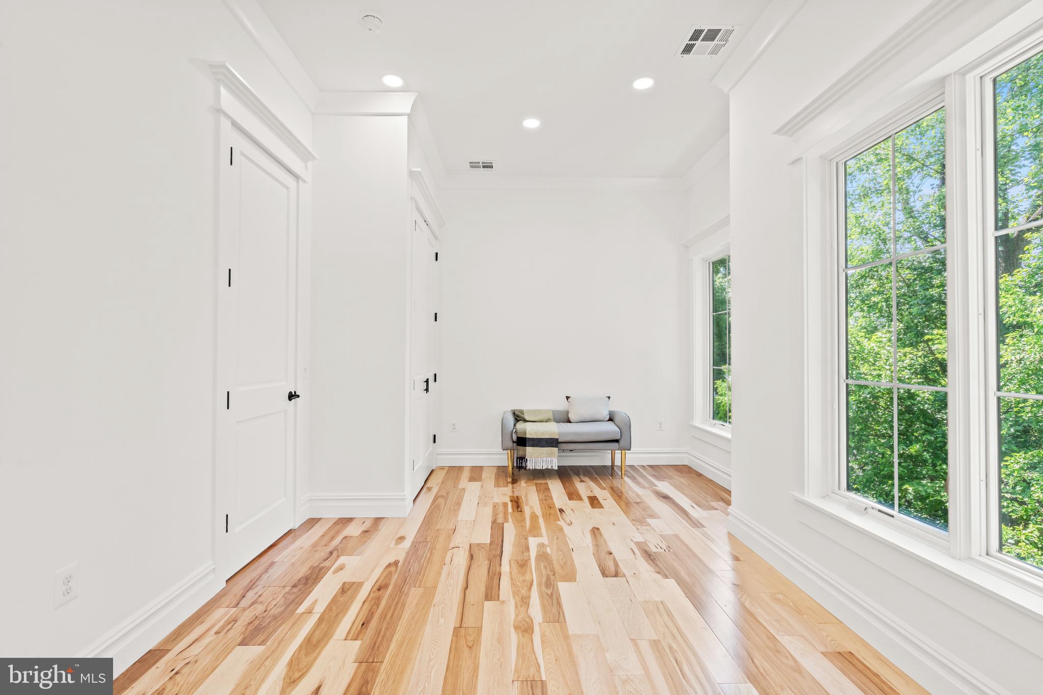 Real estate listing preview #34