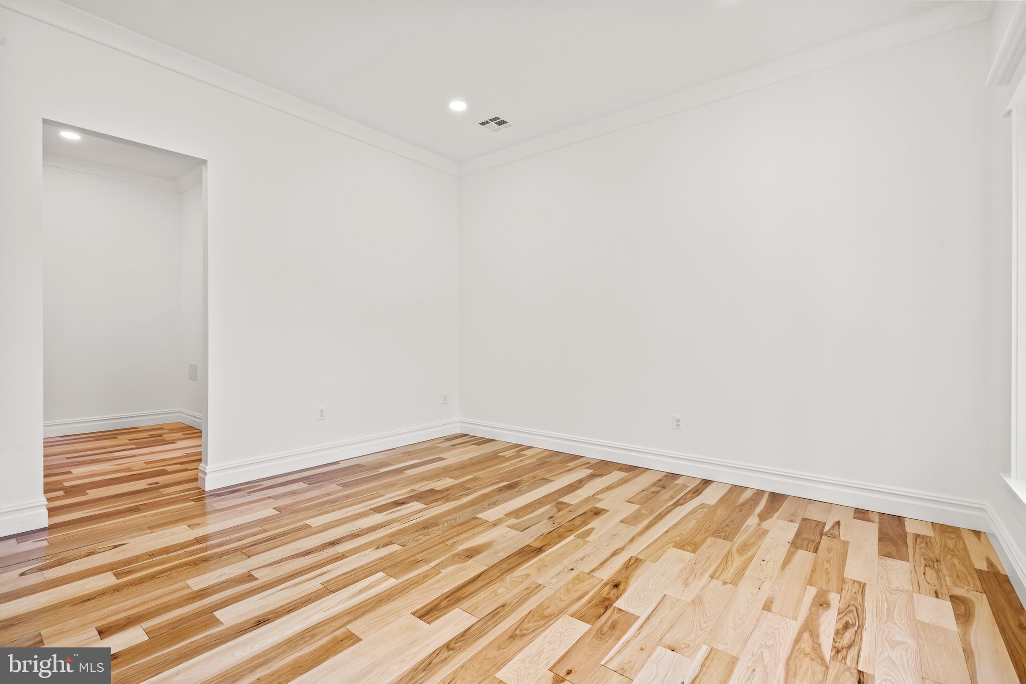 Real estate listing preview #36