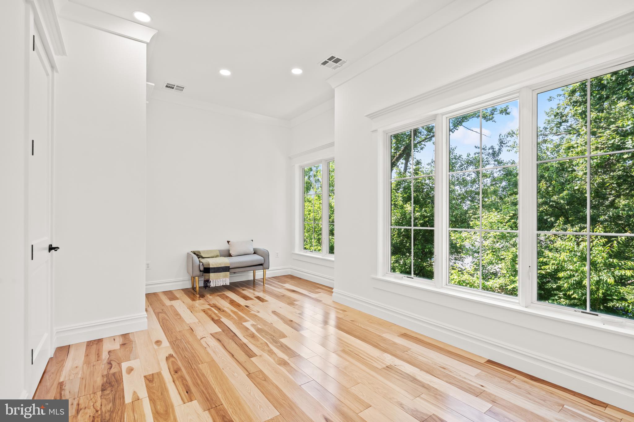 Real estate listing preview #33