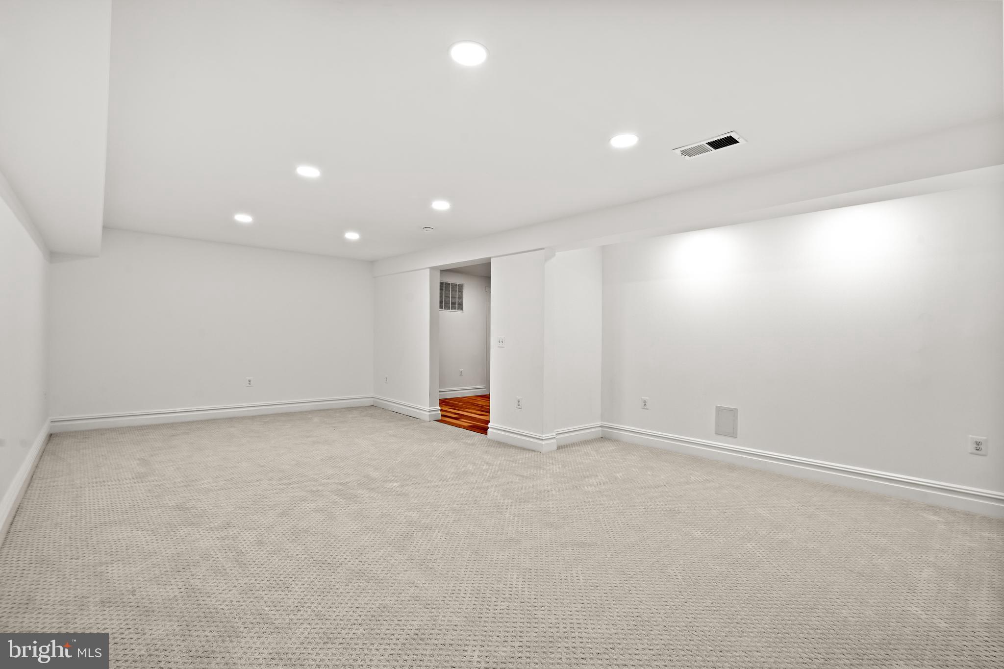 Real estate listing preview #49