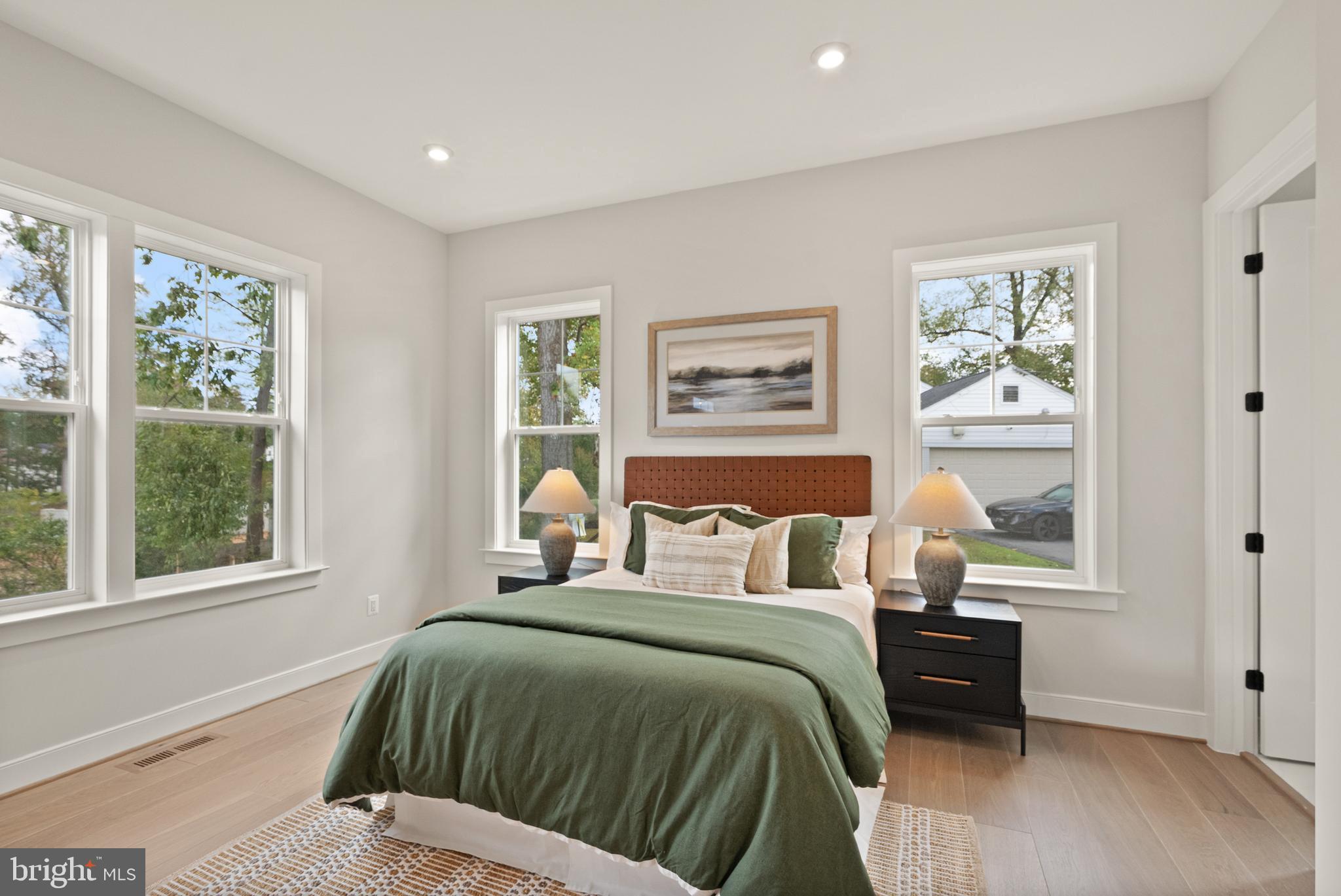 Real estate listing preview #13