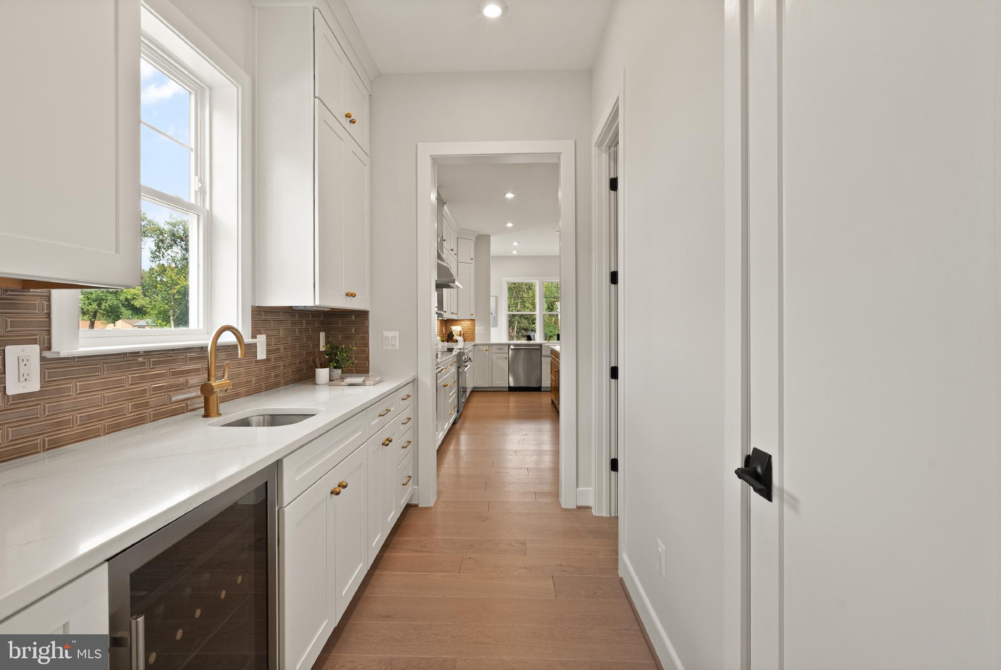 Real estate listing preview #10