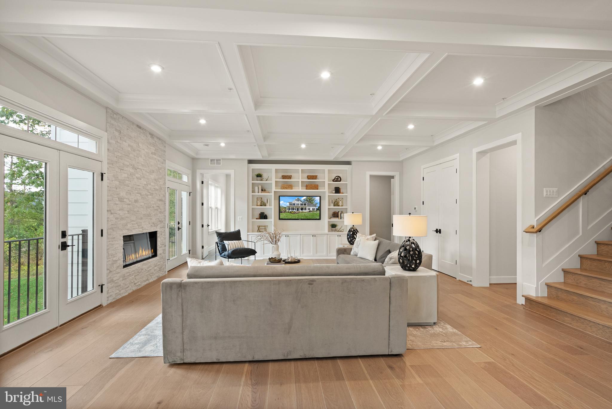 Real estate listing preview #6