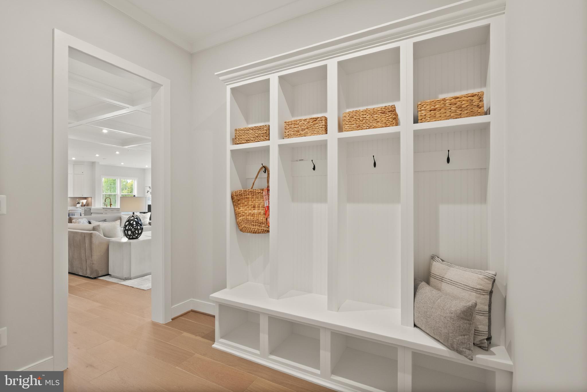 Real estate listing preview #14