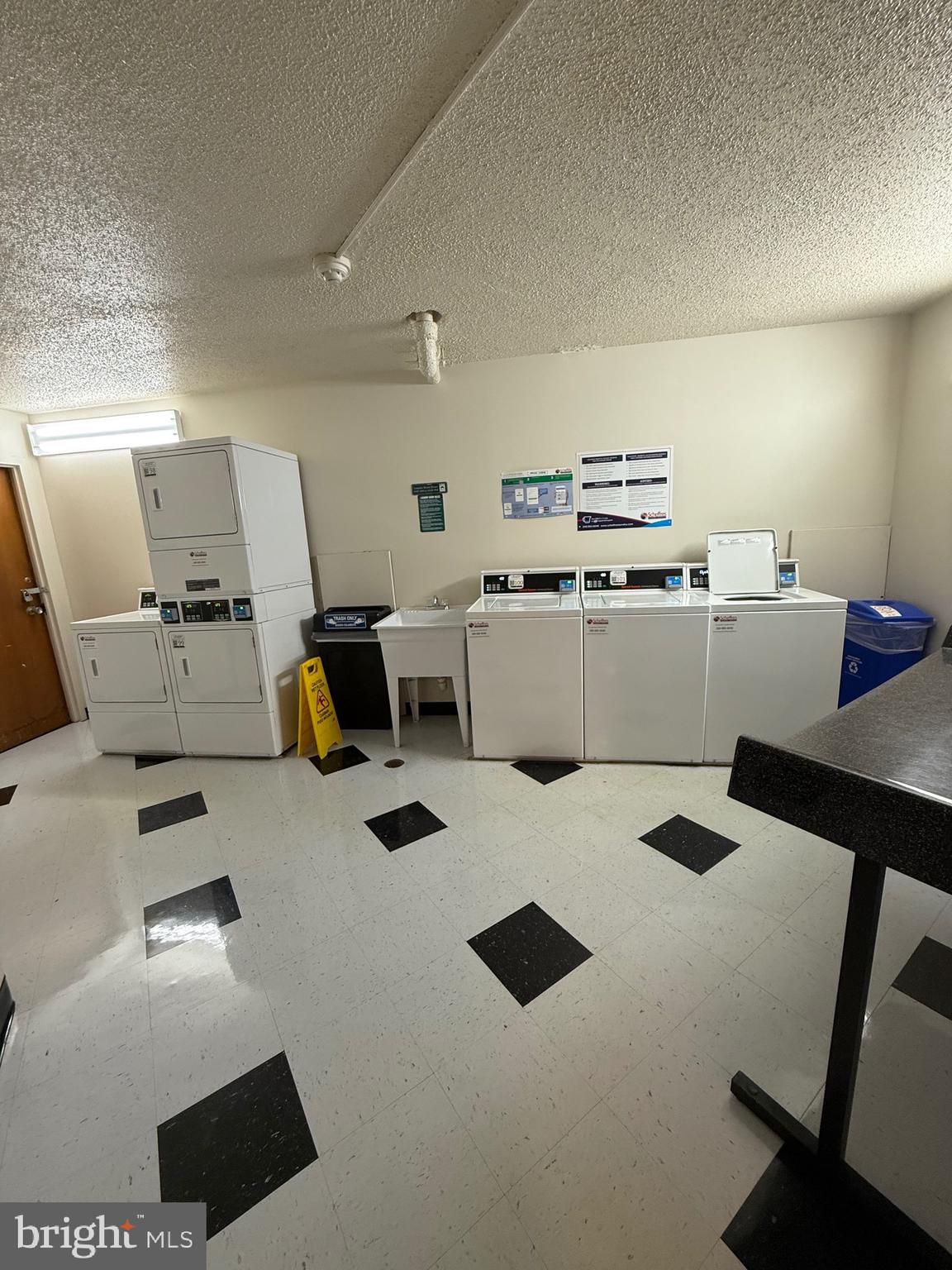 Real estate listing preview #24