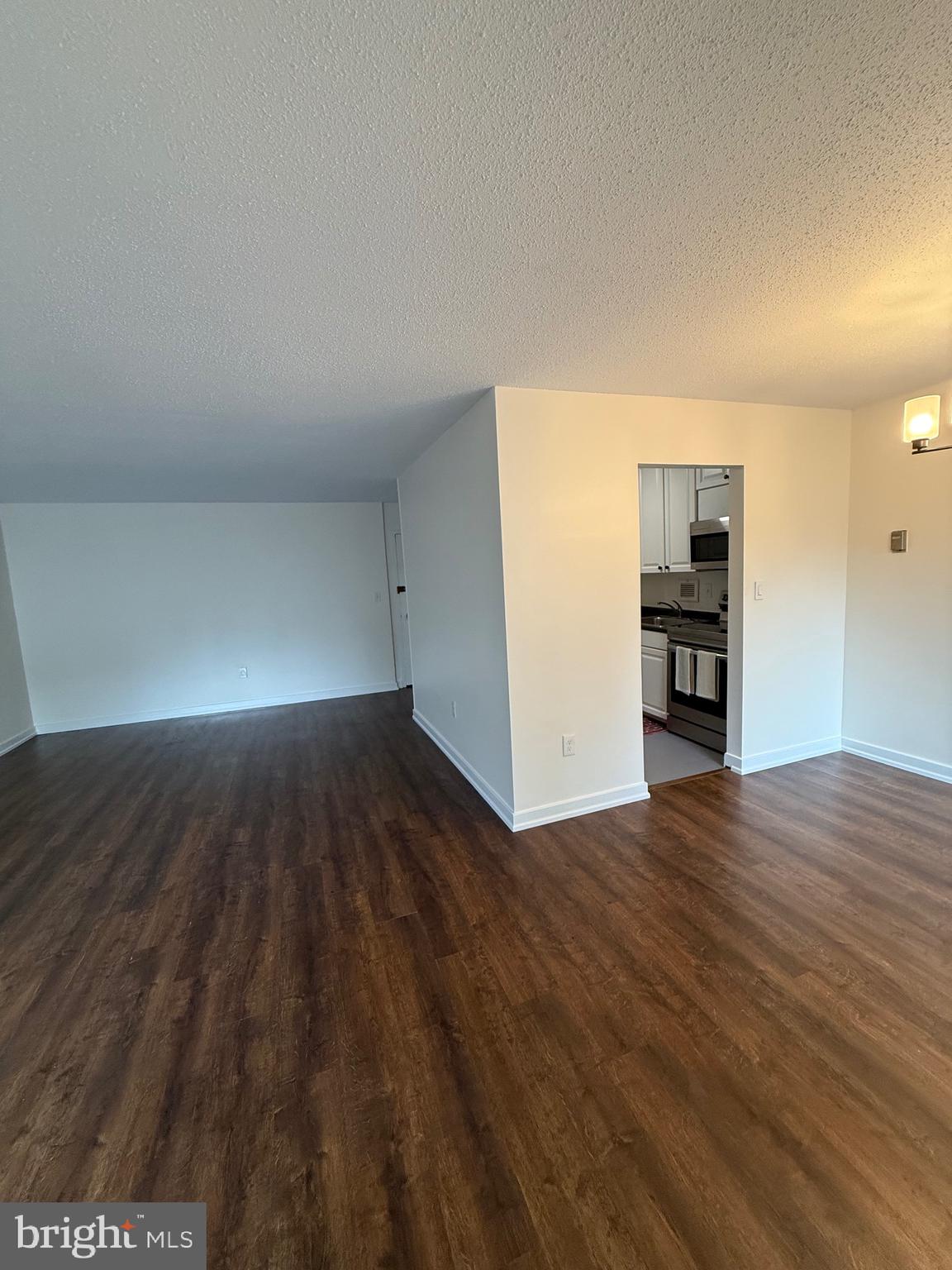 Real estate listing preview #11