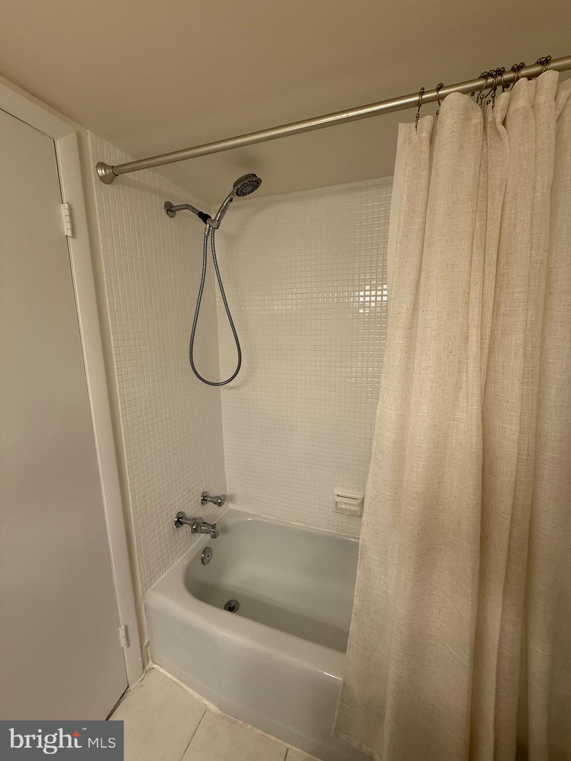 Real estate listing preview #17