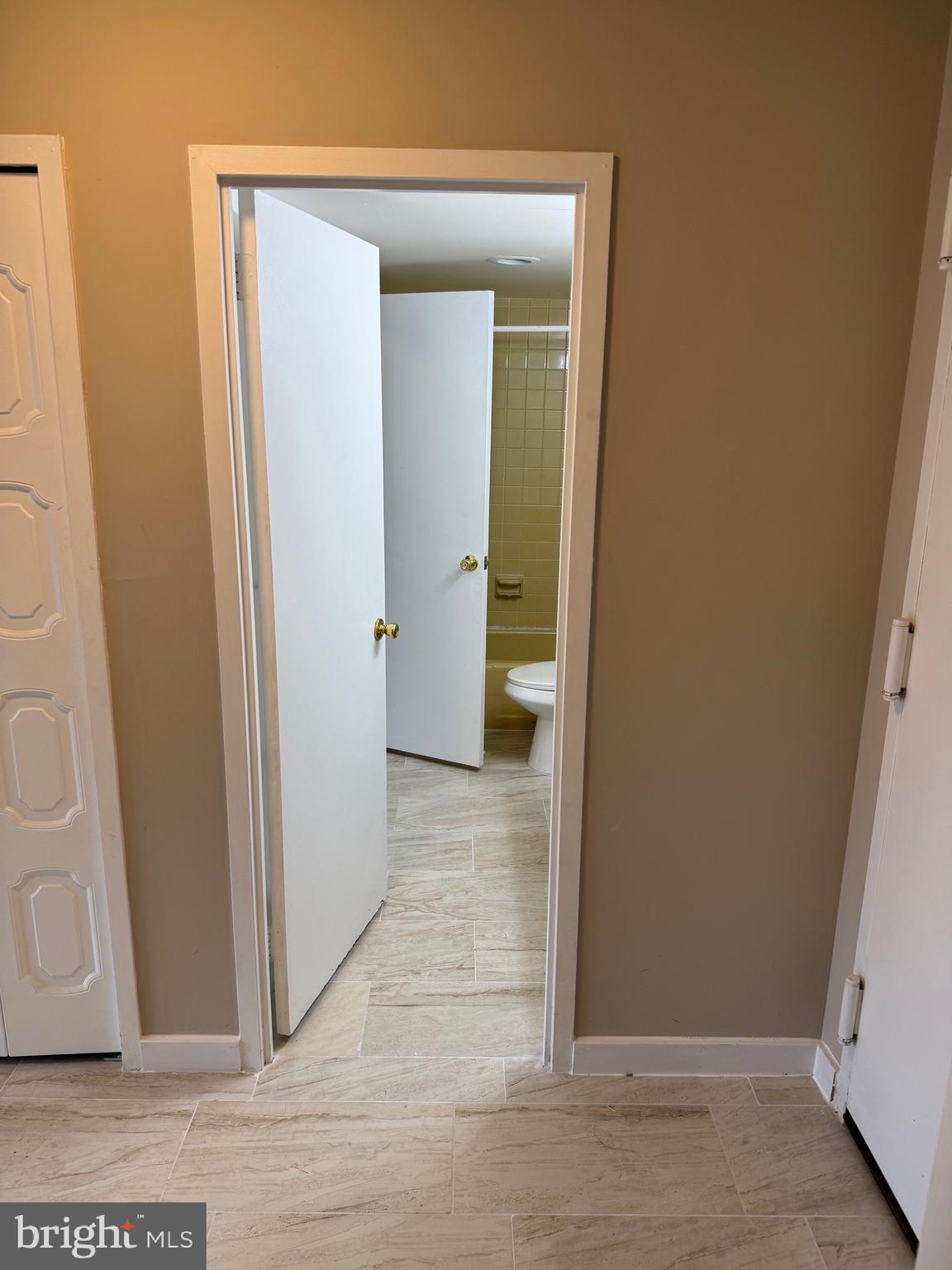 Real estate listing preview #8