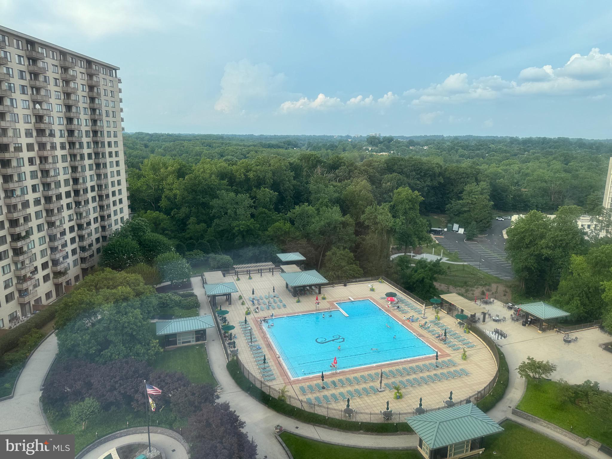 Real estate listing preview #14