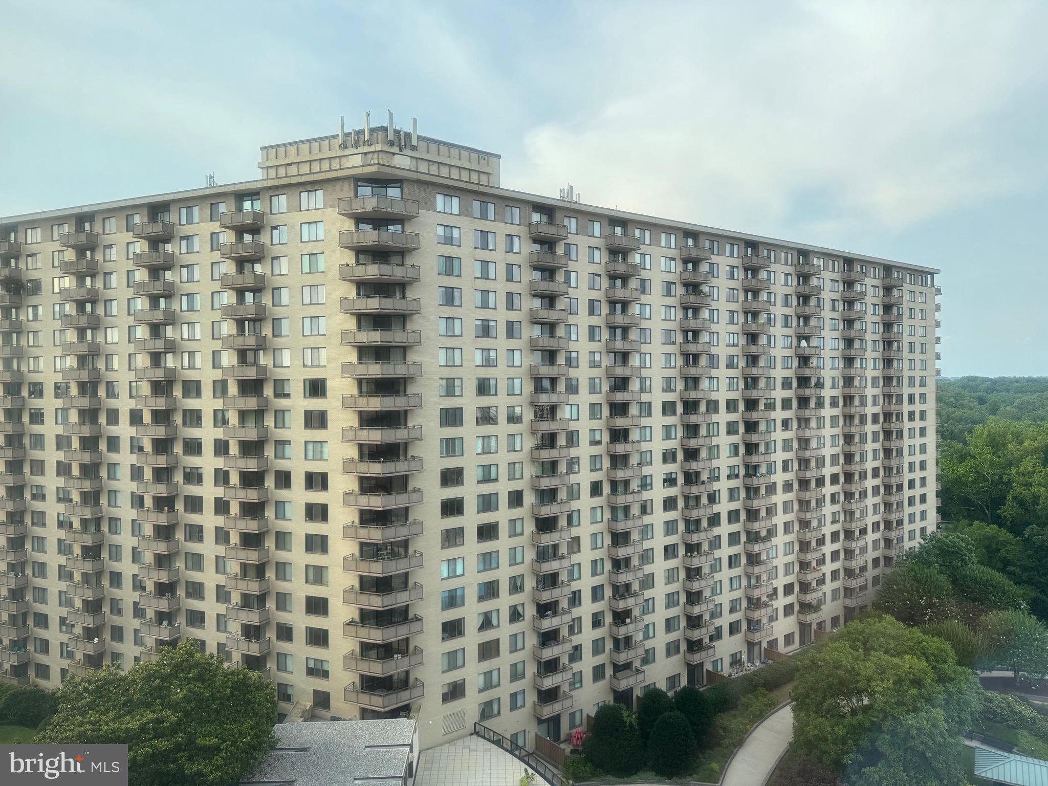 Real estate listing preview #1