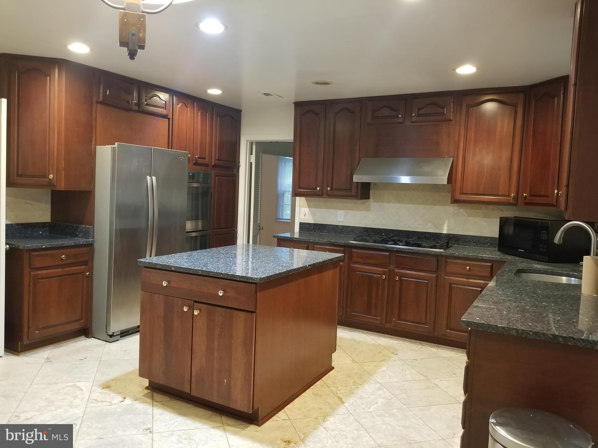 Real estate listing preview #6