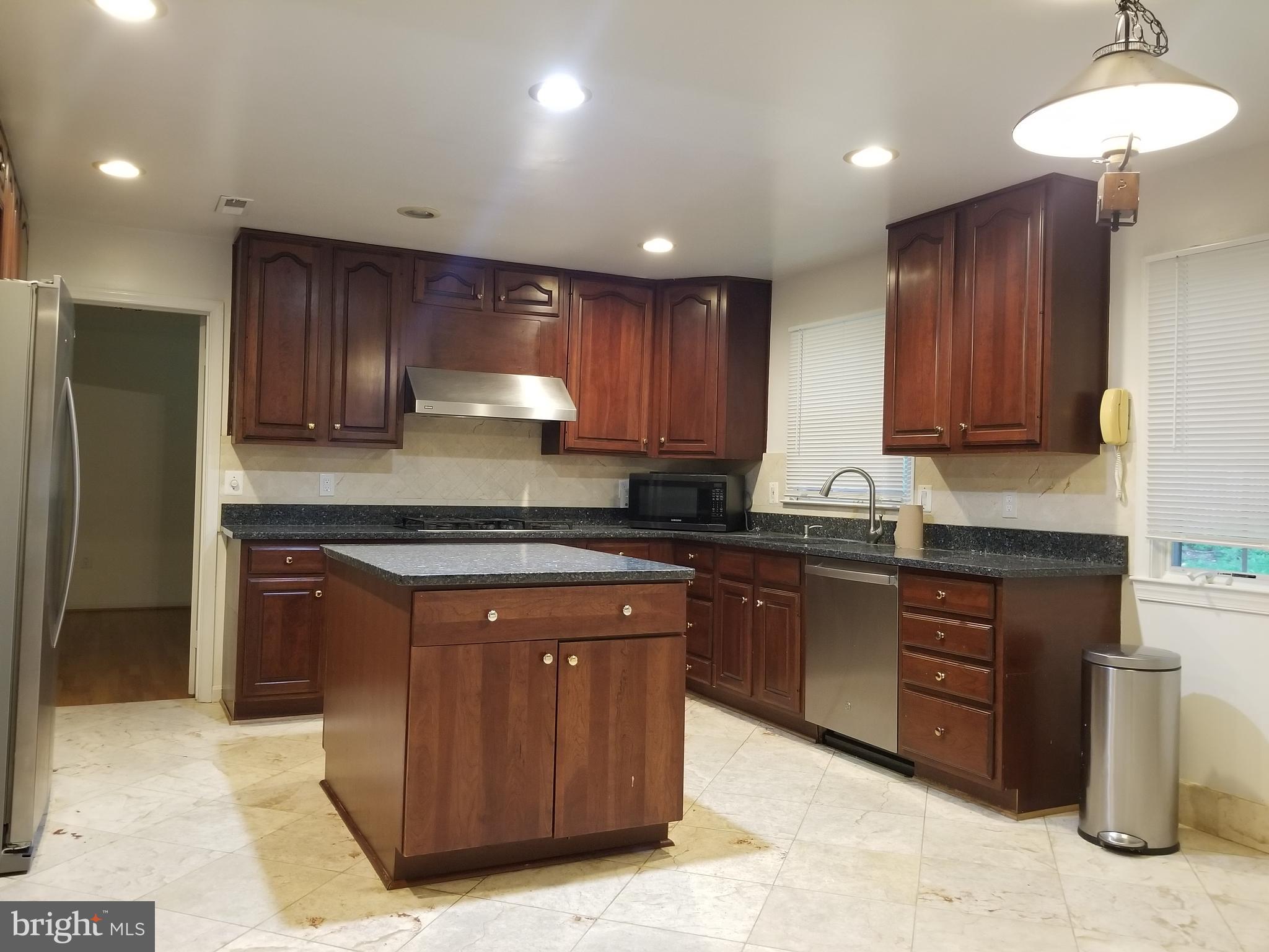 Real estate listing preview #5