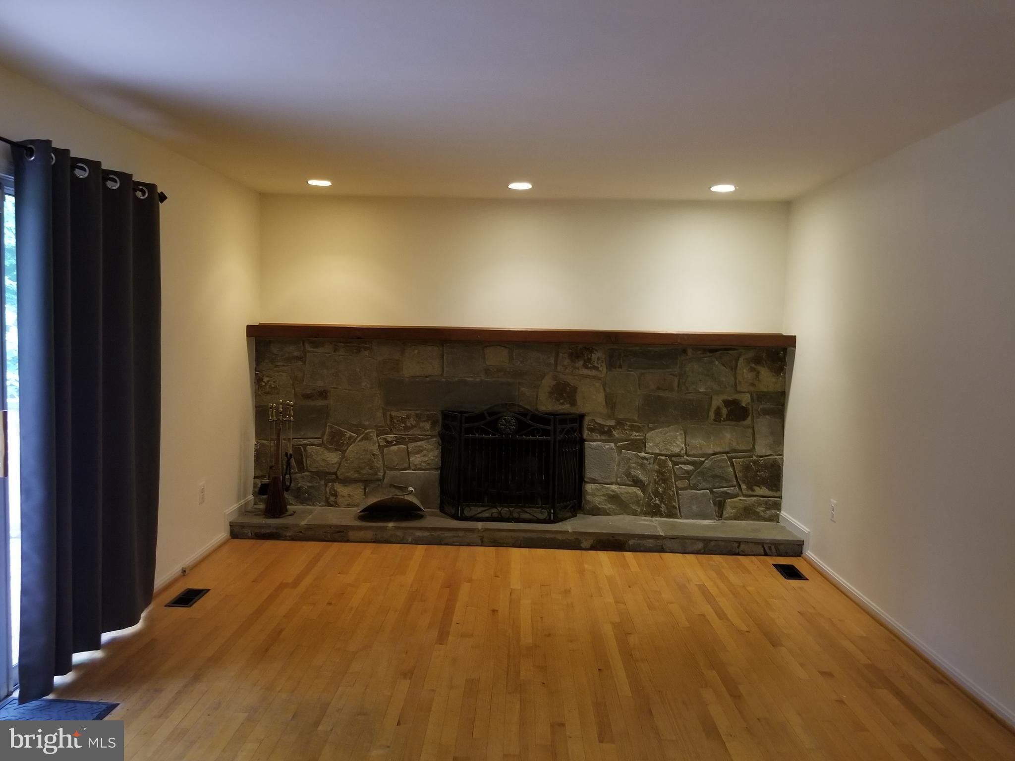 Real estate listing preview #9