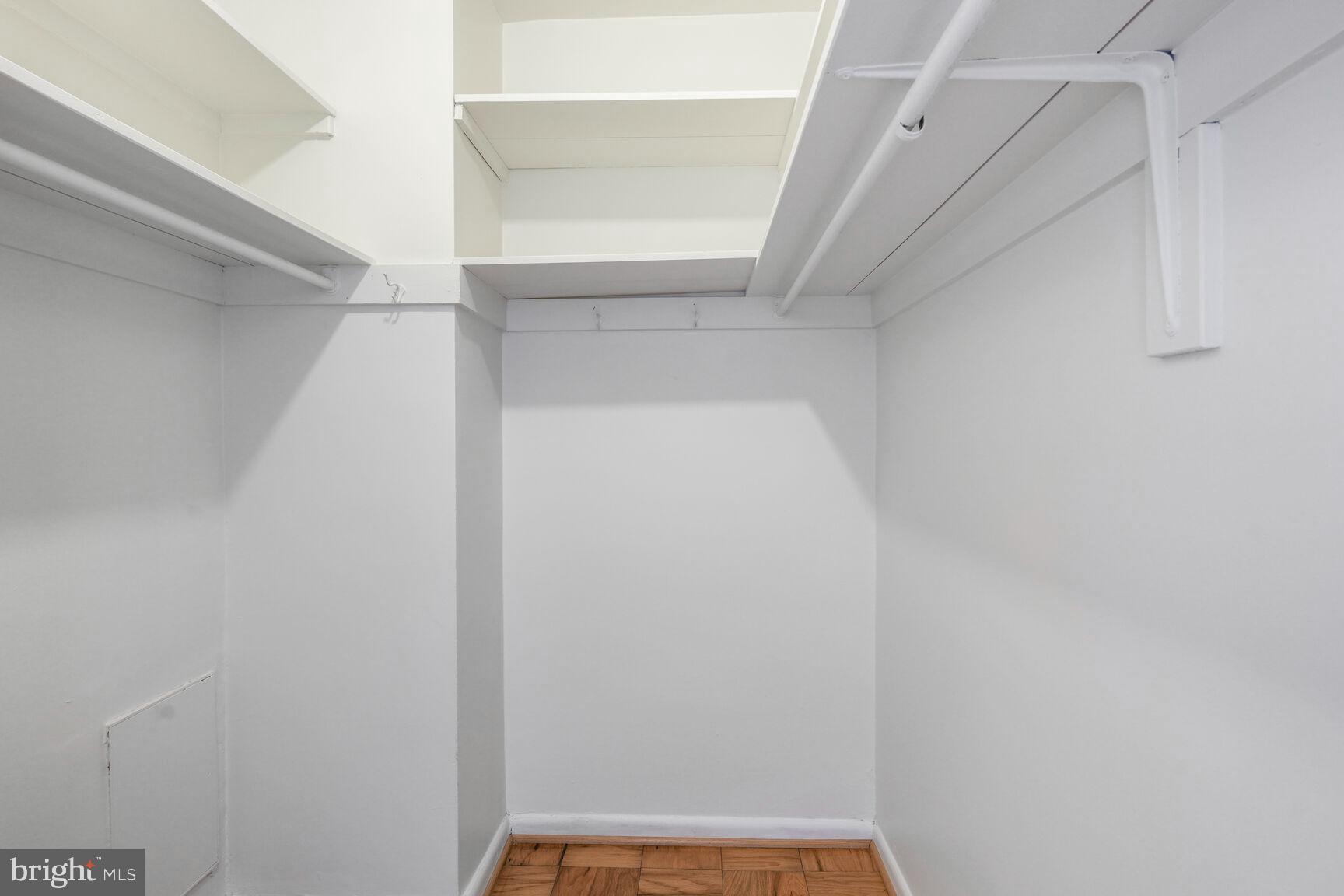 Real estate listing preview #8