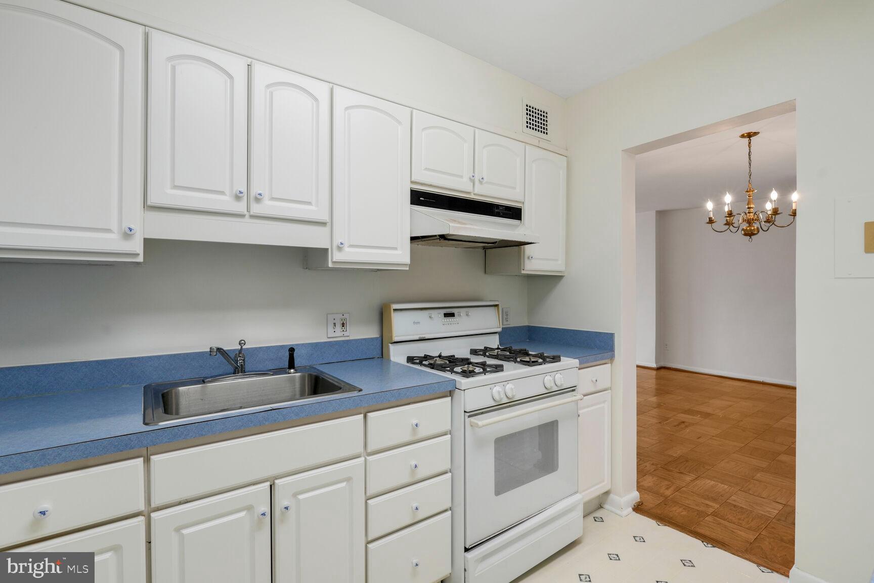 Real estate listing preview #12