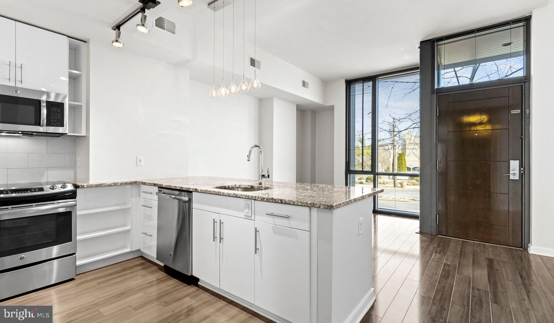 Real estate listing preview #130