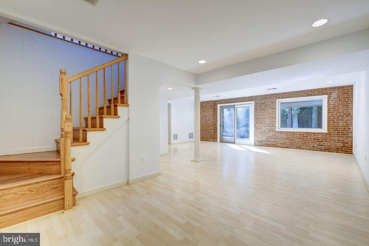 Real estate listing preview #24